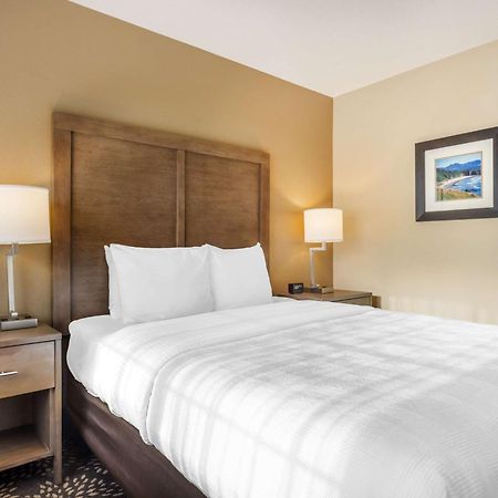 Best Western Columbia River Waterfront Hotel Астория Экстерьер фото
