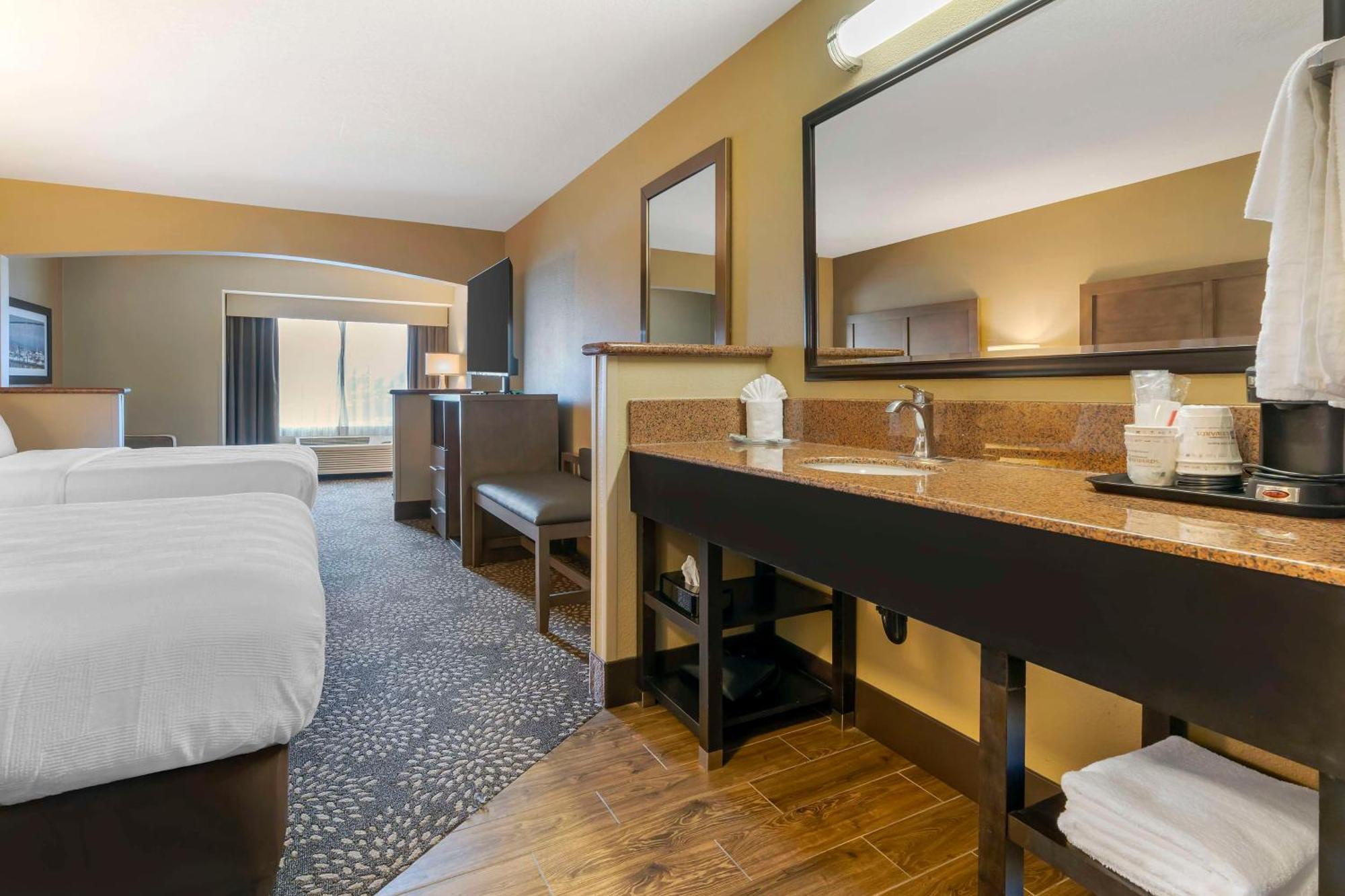 Best Western Columbia River Waterfront Hotel Астория Экстерьер фото